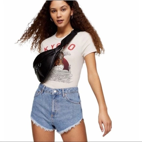 TOPSHOP Kiri Frayed Denim Shorts With Flaw** Size 4 - Picture 4 of 6